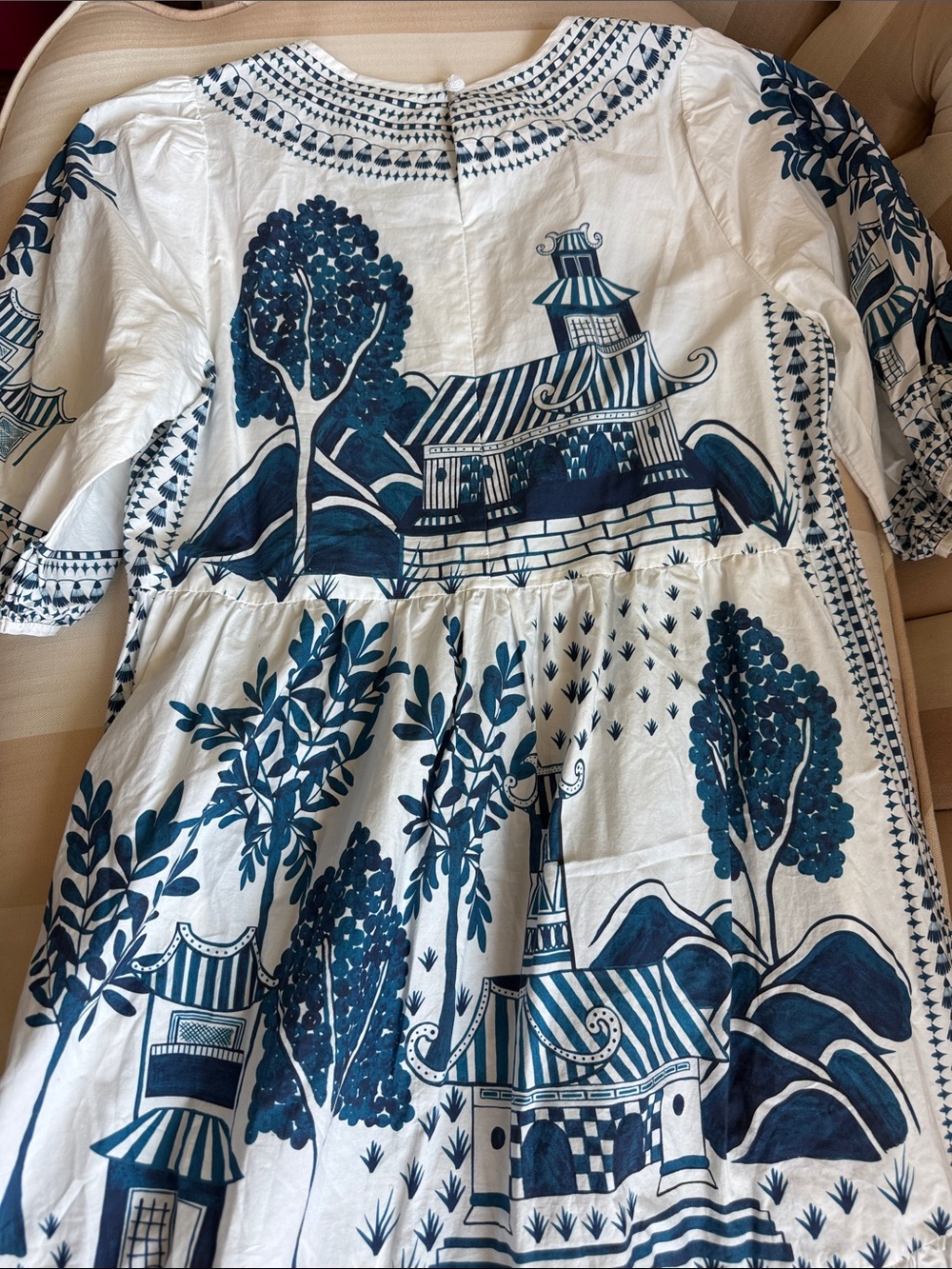 FARM Rio White Midi Dress with Navy Scenic Print - Picture 5 of 8